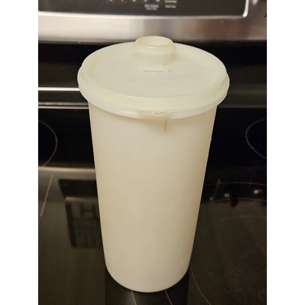 Vintage Tupperware 261 Sheer Handolier Pitcher Sheer Flip Top Seal 563